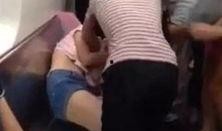 红衣服的大妈爆料视频